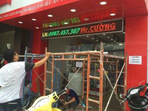 Led Sun bảo trì cho khách hàng khi làm bảng hiệu quận 12