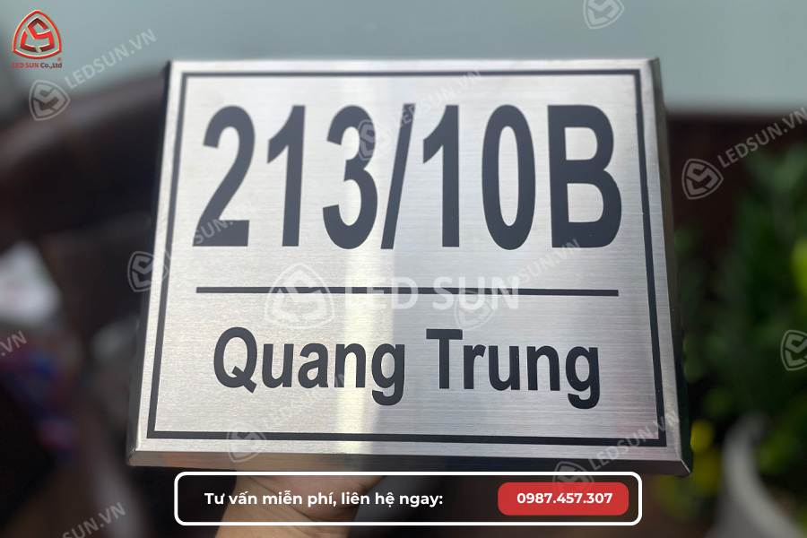Mẫu biển số nhà inox ăn mòn