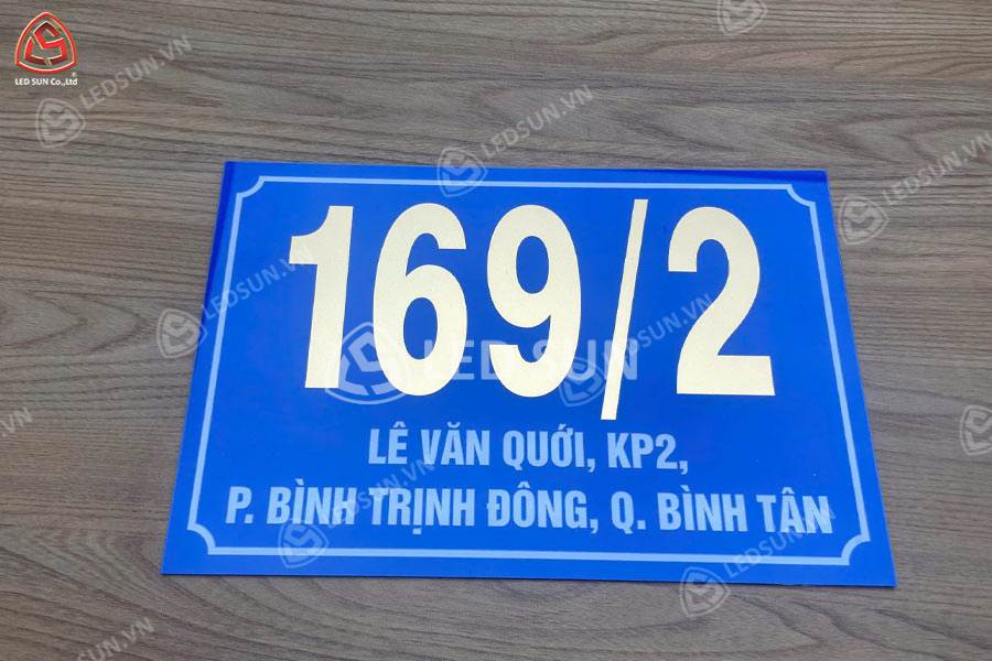 Làm biển số nhà bằng mica